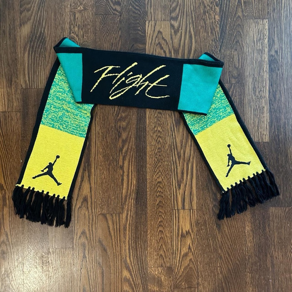 Jordan Black and Yellow Scarf